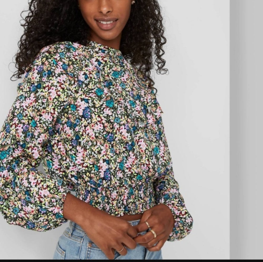 New Wild Fable Womens Multicolor Floral Long Sleeve Cropped Blouse with Tags. M